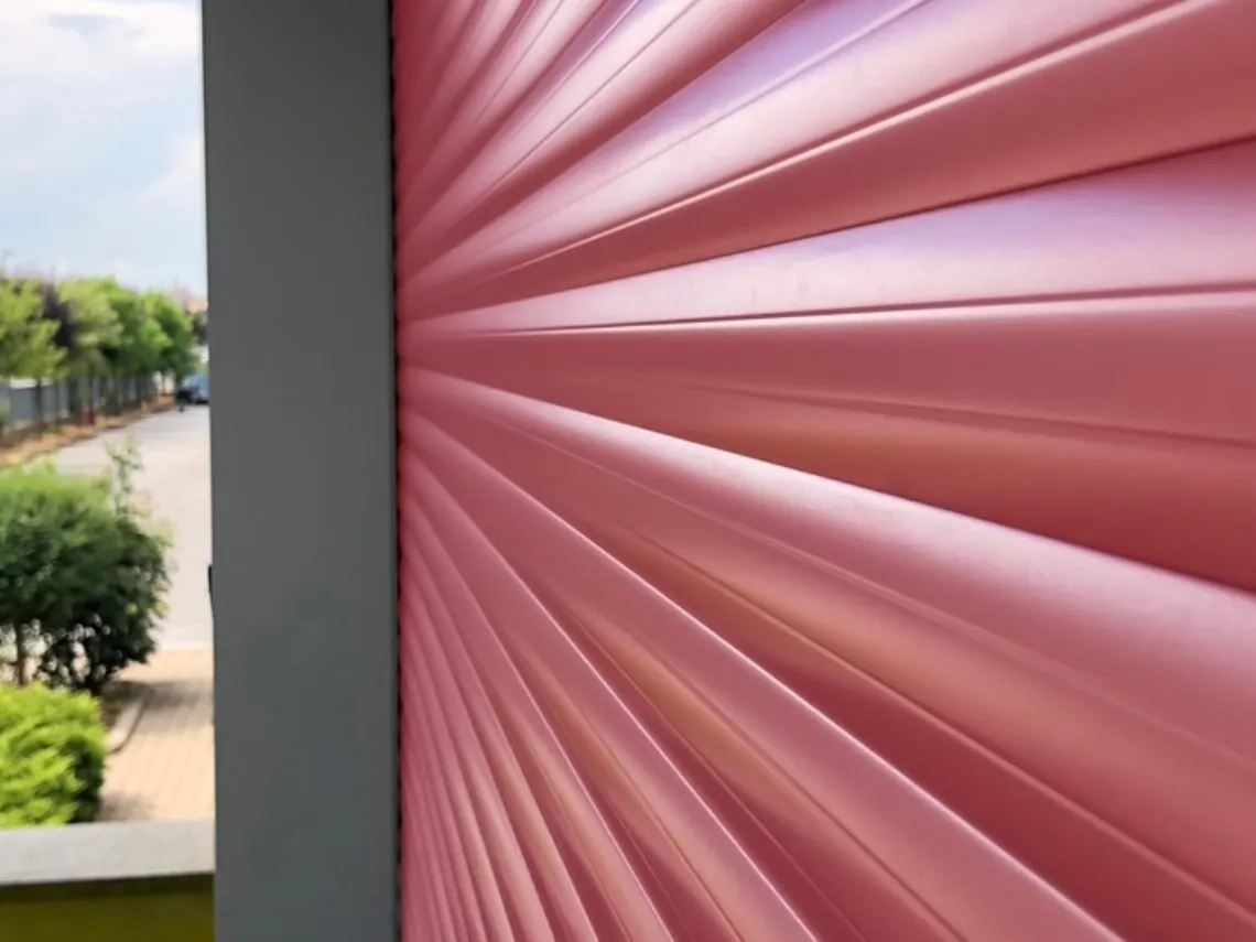 Tapparella avvolgibile in Acciaio AC7 particolarmente indicata per chiusure di garage o di vetrine di Viglietti